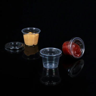 購入 一回使用可能な透明の小さなミニ食品容器 蓋ユニット付きのプラスチックソースカップ online manufacture