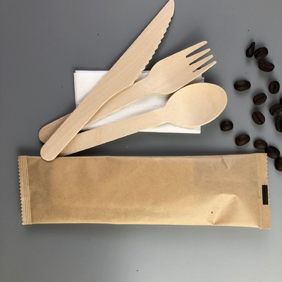 China Lieferant Papier verpackt Besteck Kit Holzlöffel Set Holz Gabel Messer und Serviette